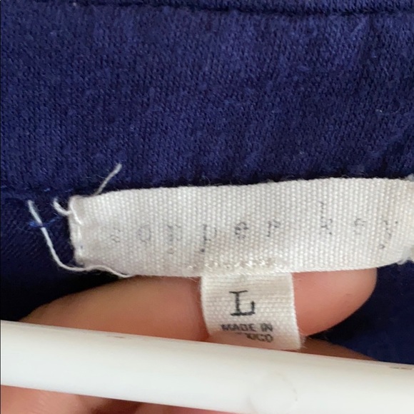 Nice navy blue top - Picture 2 of 2